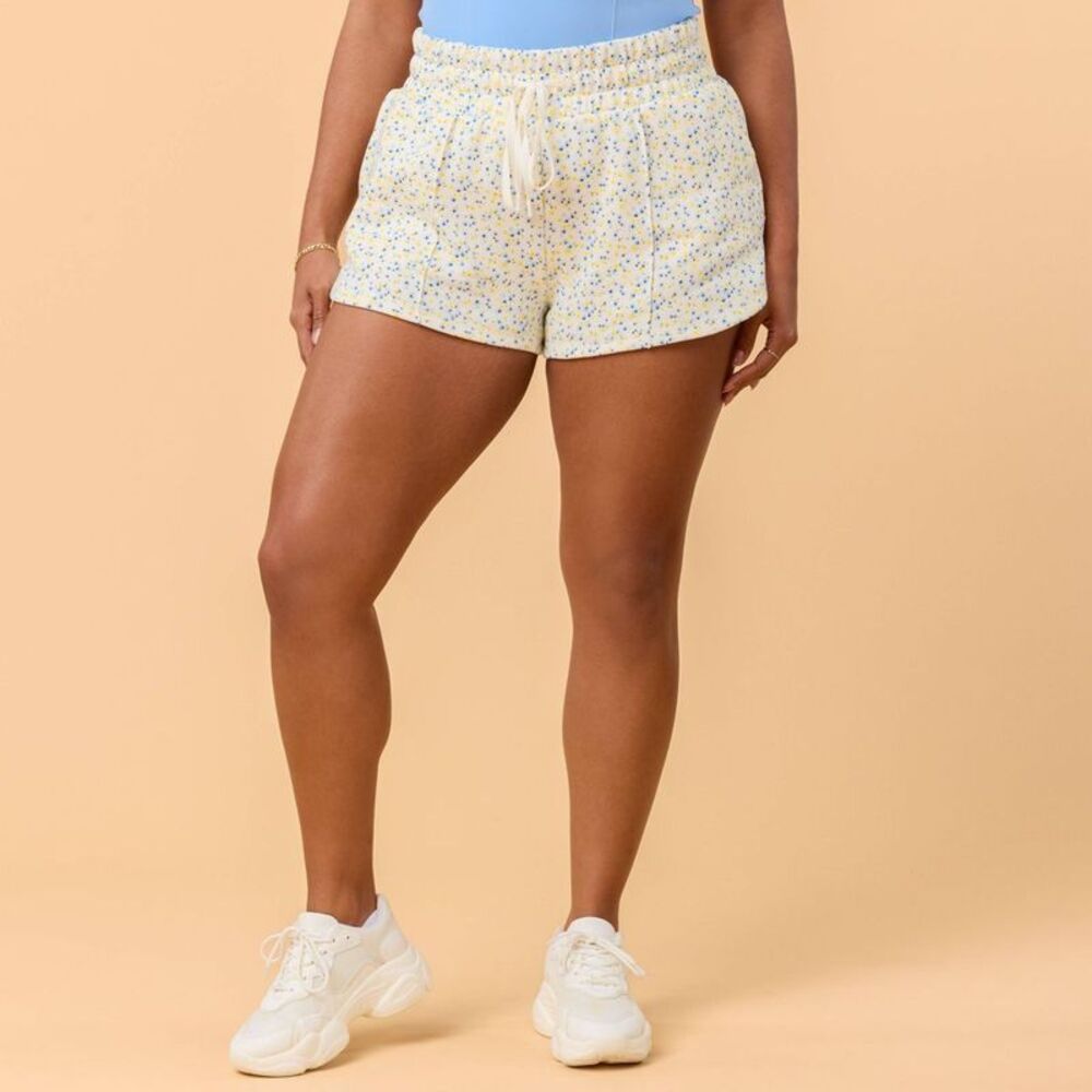 Blogilates Women's Mommy & Me Marshmallow Dolphin Shorts - White Floral Print 1X
